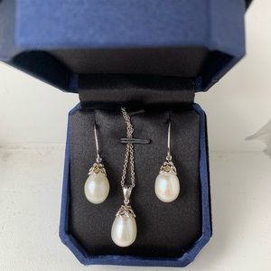 Pearl Earring & Necklace Set